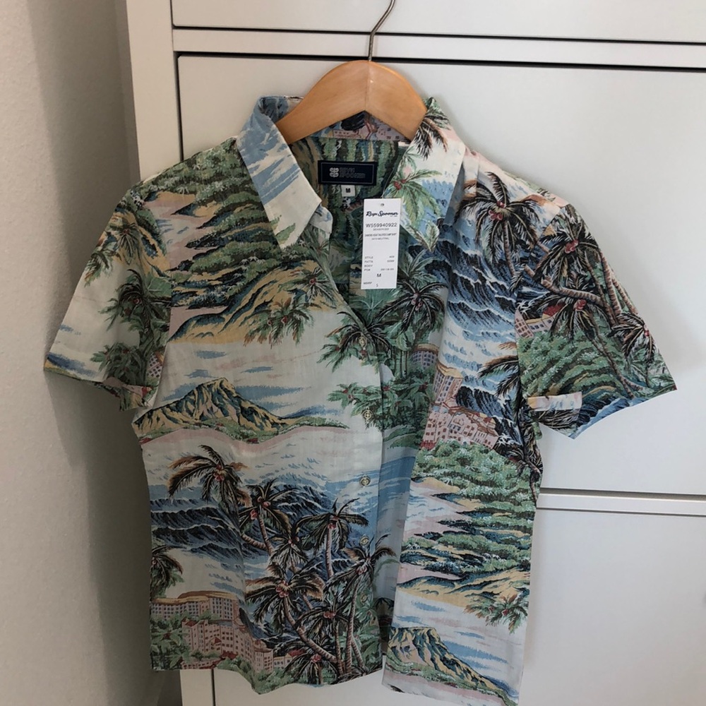 Reyn Spooner tailored fit button down Youth shirt, design “Diamond Head”